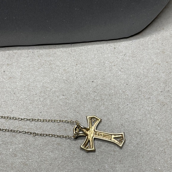 Sterling Silver Vermeil & Diamond Cross on a matching 16” Chain “Small Diamond” - Picture 3 of 7